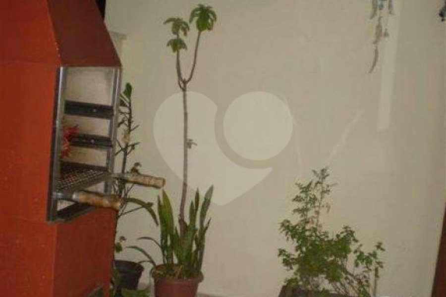 Casa à venda com 3 quartos, sendo 1 suíte, no condomínio Barbará II, São Paulo - SP