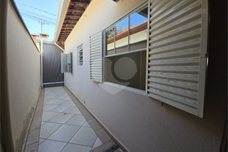 Casa à venda com 3 quartos, sendo 1 suíte, no condomínio Parque das Árvores, Sorocaba - SP