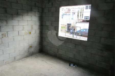 Casa à venda com 2 quartos no condomínio Edifício Cristo Rei, Arujá - SP