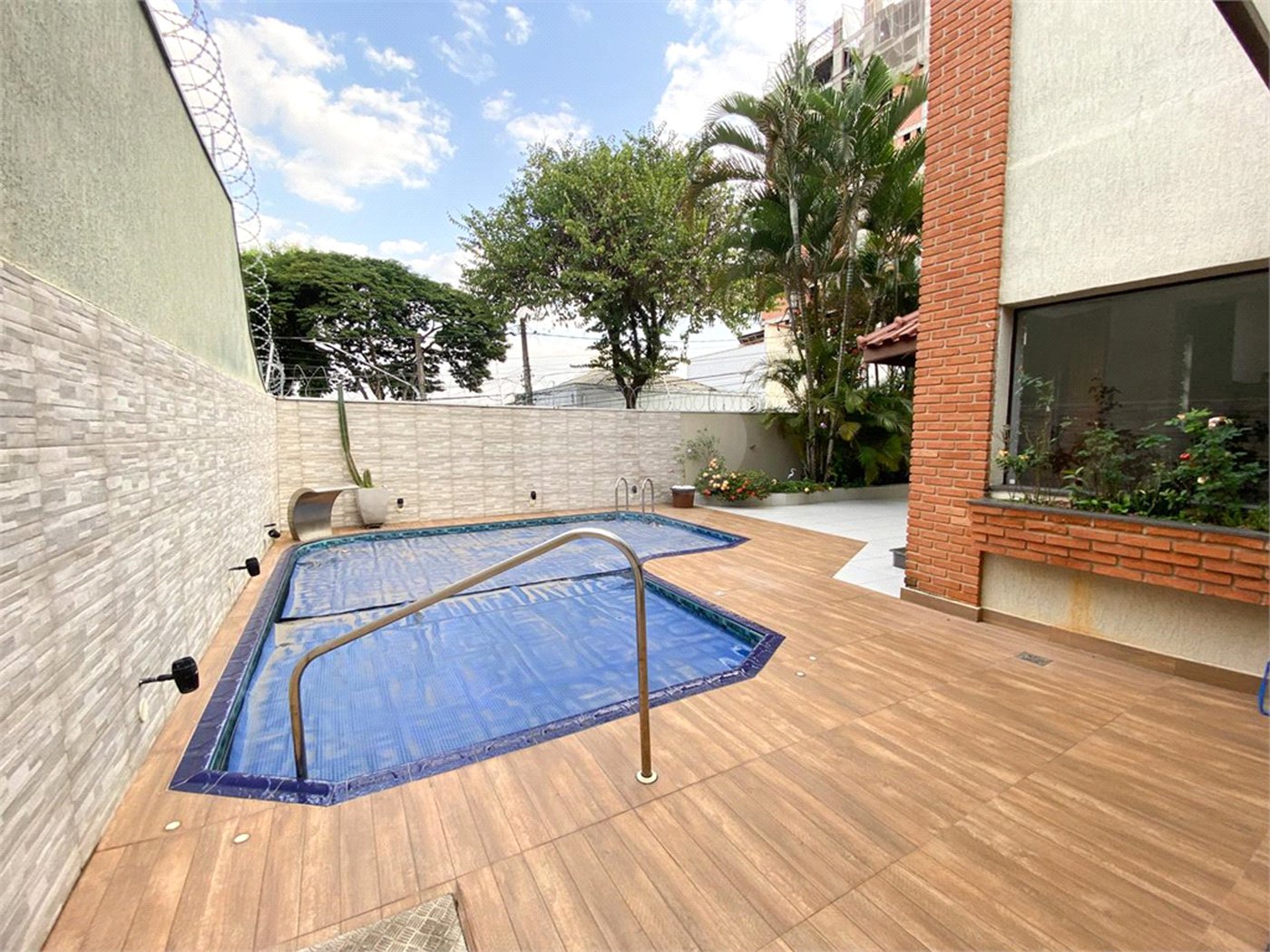 Casa à venda com 3 quartos, sendo 1 suíte, em Santana, São Paulo, SP