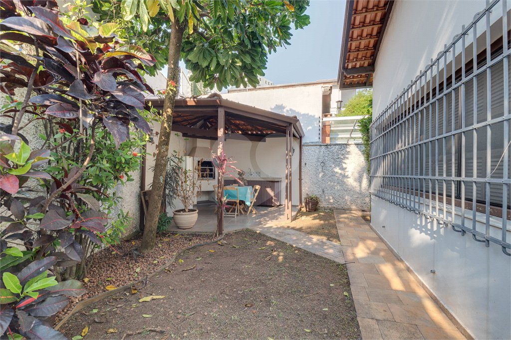 Casa Térrea à venda com 3 suítes em Granja Julieta, São Paulo, SP