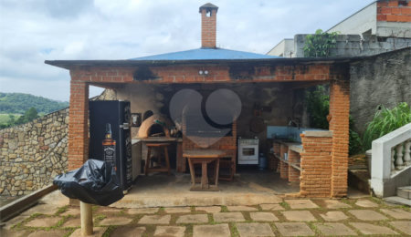 Chácara à venda com 4 quartos, sendo 2 suítes,  em Jaraguá, São Paulo, SP