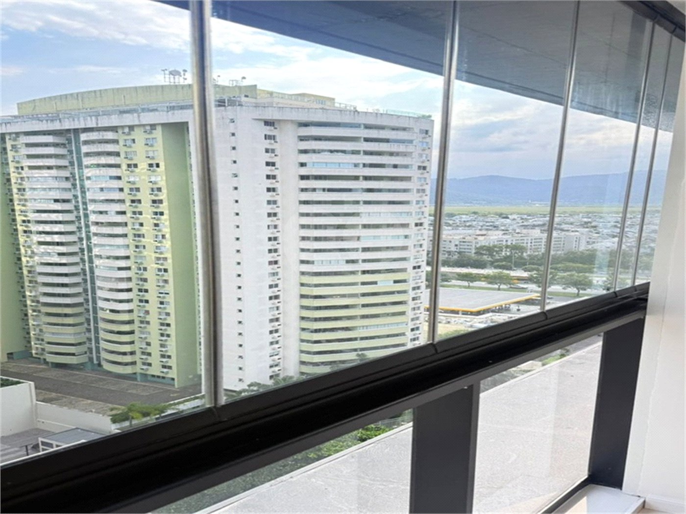 Apartamento à venda com 3 quartos, sendo 1 suíte,  em Recreio dos Bandeirantes, Rio de Janeiro, RJ