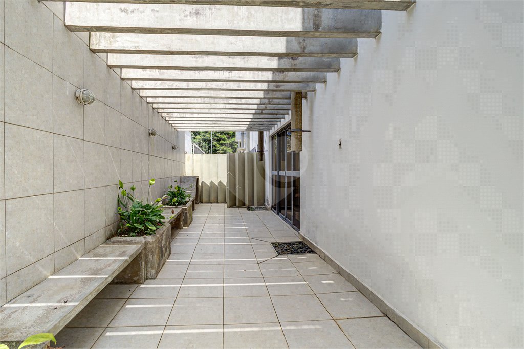 Casa à venda com 3 suítes em Interlagos, São Paulo, SP