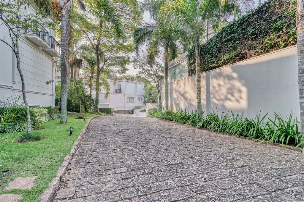 Casa à venda com 4 suítes no condomínio L'unique, São Paulo - SP