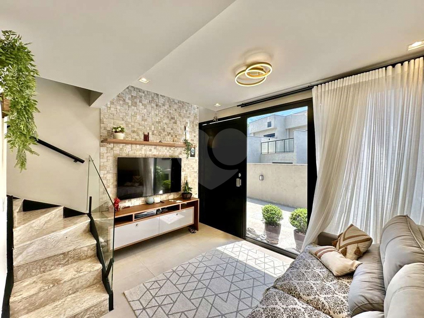 Casa à venda com 2 suítes no condomínio Gran Loft, Cotia - SP