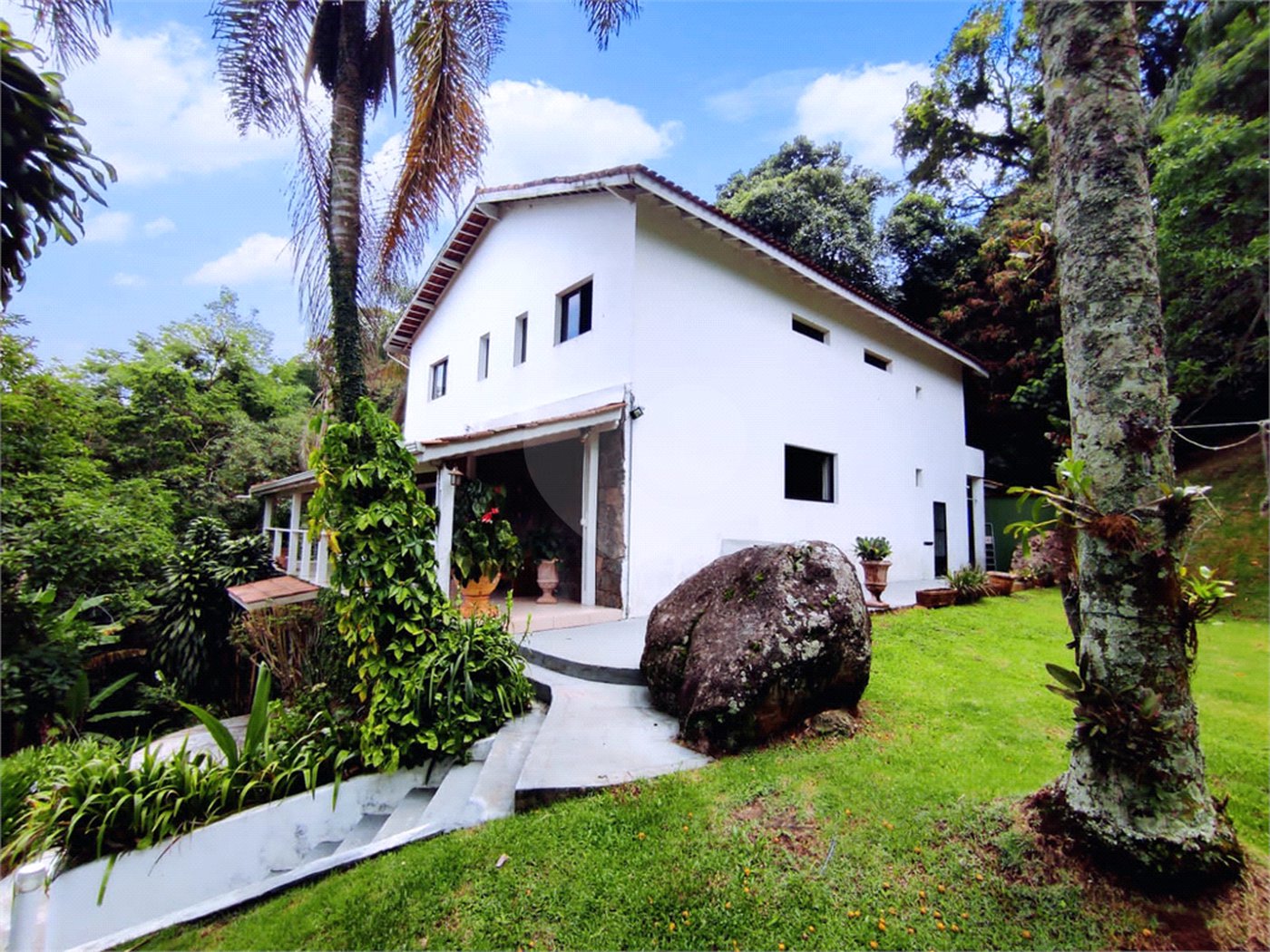 Sobrado à venda com 3 quartos, sendo 1 suíte, em Serra da Cantareira, Mairiporã, SP