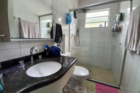 Sobrado à venda com 3 quartos, sendo 1 suíte, em Vila Lúcia, São Paulo, SP