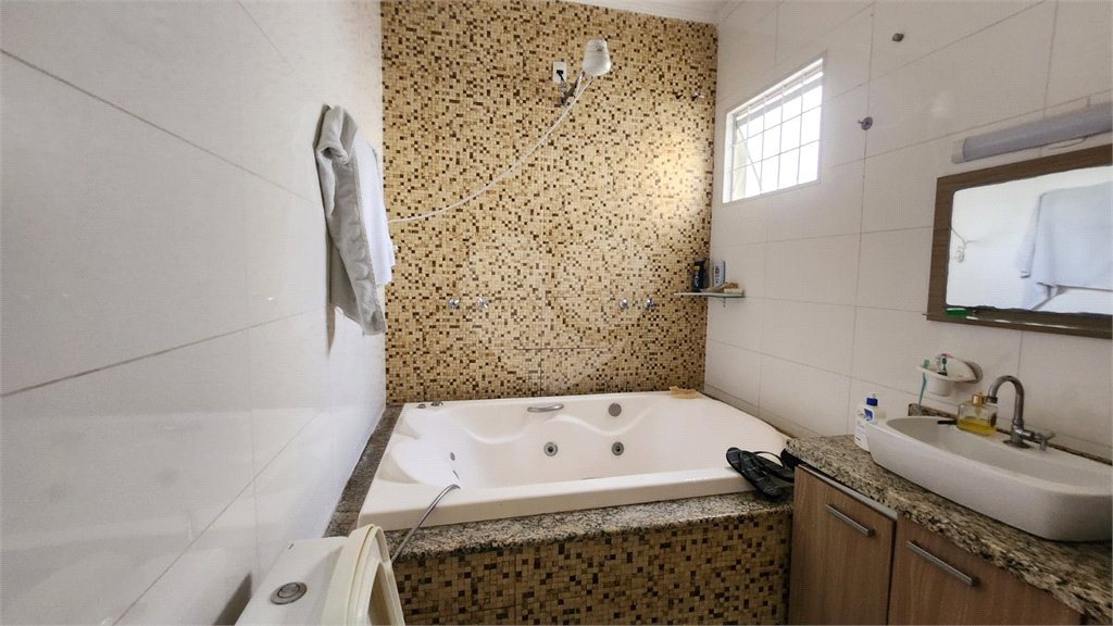 Casa à venda com 3 quartos, sendo 1 suíte,  em Cidade Jardim, Araraquara, SP