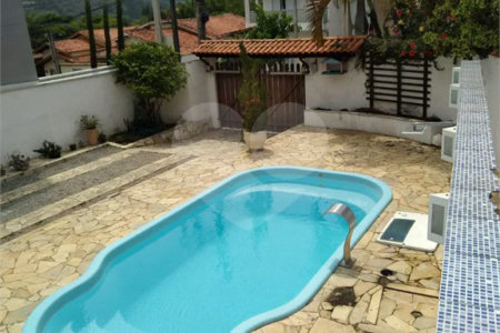 Casa com 3 dormitórios para locação, 222 m² - Vila Borghesi - São Roque/SP