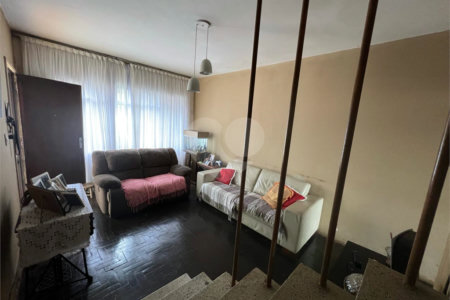 Sobrado à venda com 2 quartos em Vila Nivi, São Paulo, SP