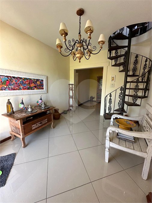 Casa em condomínio à venda com 3 quartos, sendo 2 suítes,  em Peró, Cabo Frio, RJ