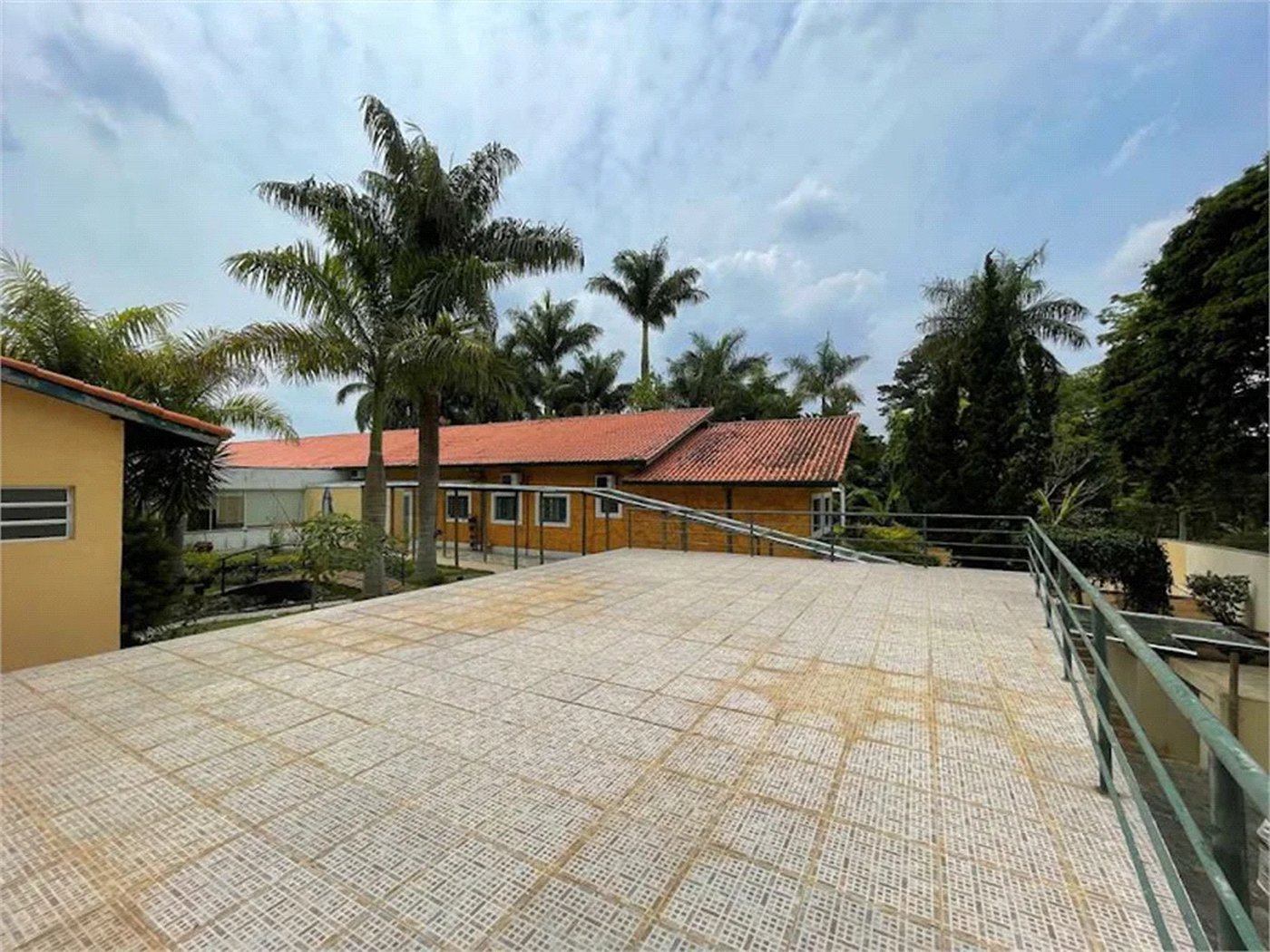 Casa à venda com 4 suítes no condomínio Miollo da Granja, Cotia - SP