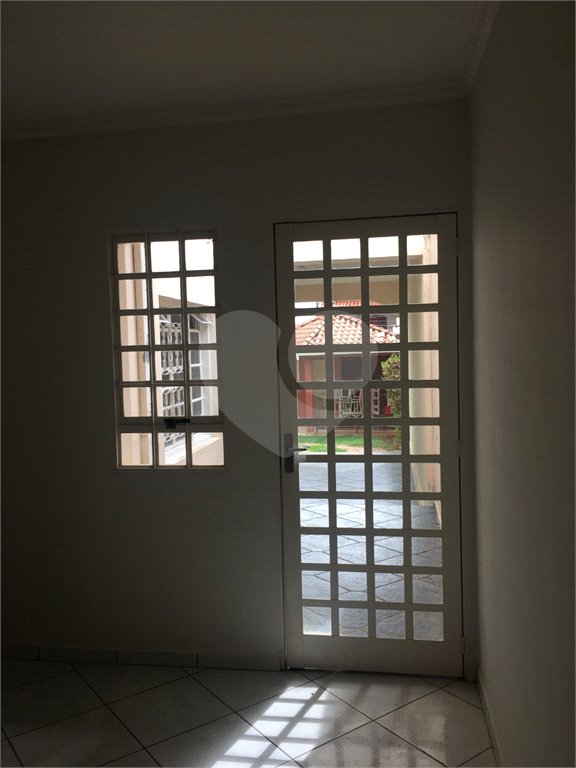 Sobrado à venda com 4 quartos, sendo 1 suíte, em Vila Rubens, Indaiatuba, SP
