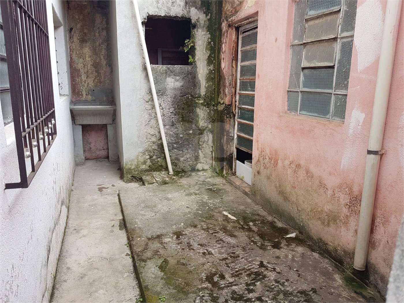 Casa à venda com 3 quartos em Jardim Helena, Ferraz de Vasconcelos, SP