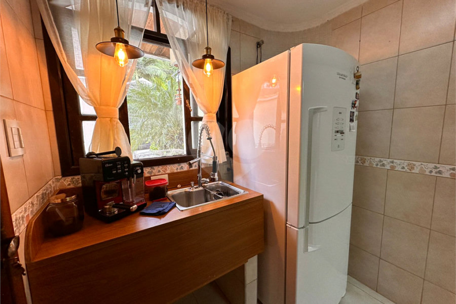 Casa à venda com 5 quartos, sendo 3 suítes, no condomínio Jd Itatinga, São Paulo - SP