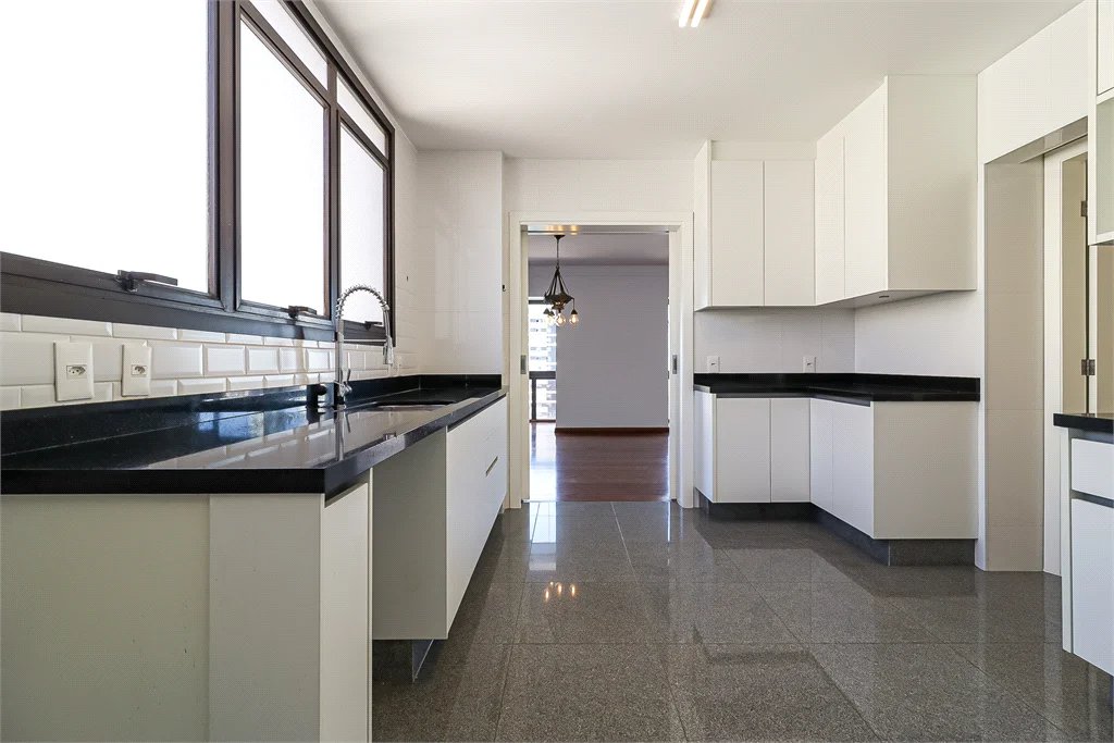 Apartamento à venda com 3 suítes em Cidade Monções, São Paulo, SP