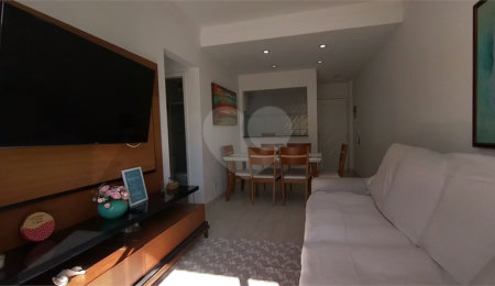 Apartamento à venda com 3 quartos, sendo 1 suíte,  no Centro, Bertioga, SP