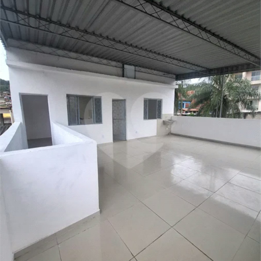 SOBRADO TIPO APARTAMENTO COM 1 QUARTO PARA LOCAÇÃO 153m² - SANTÍSSIMO