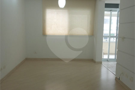 Apartamento para alugar com 79m², 2 suítes e 2 vagas próximo ao Portal do Morumbi