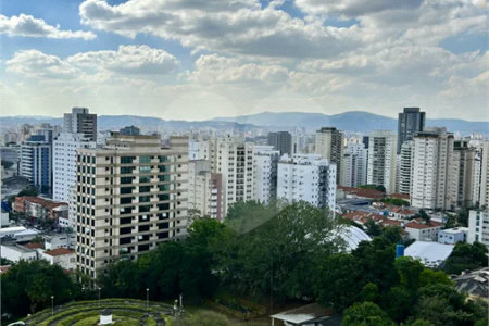 Apartamento de 105 m2, 3 dorms, 2 vagas livres em Perdizes