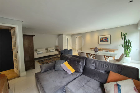 Apartamento à venda com 2 quartos, sendo 1 suíte, em Vila Andrade, São Paulo, SP