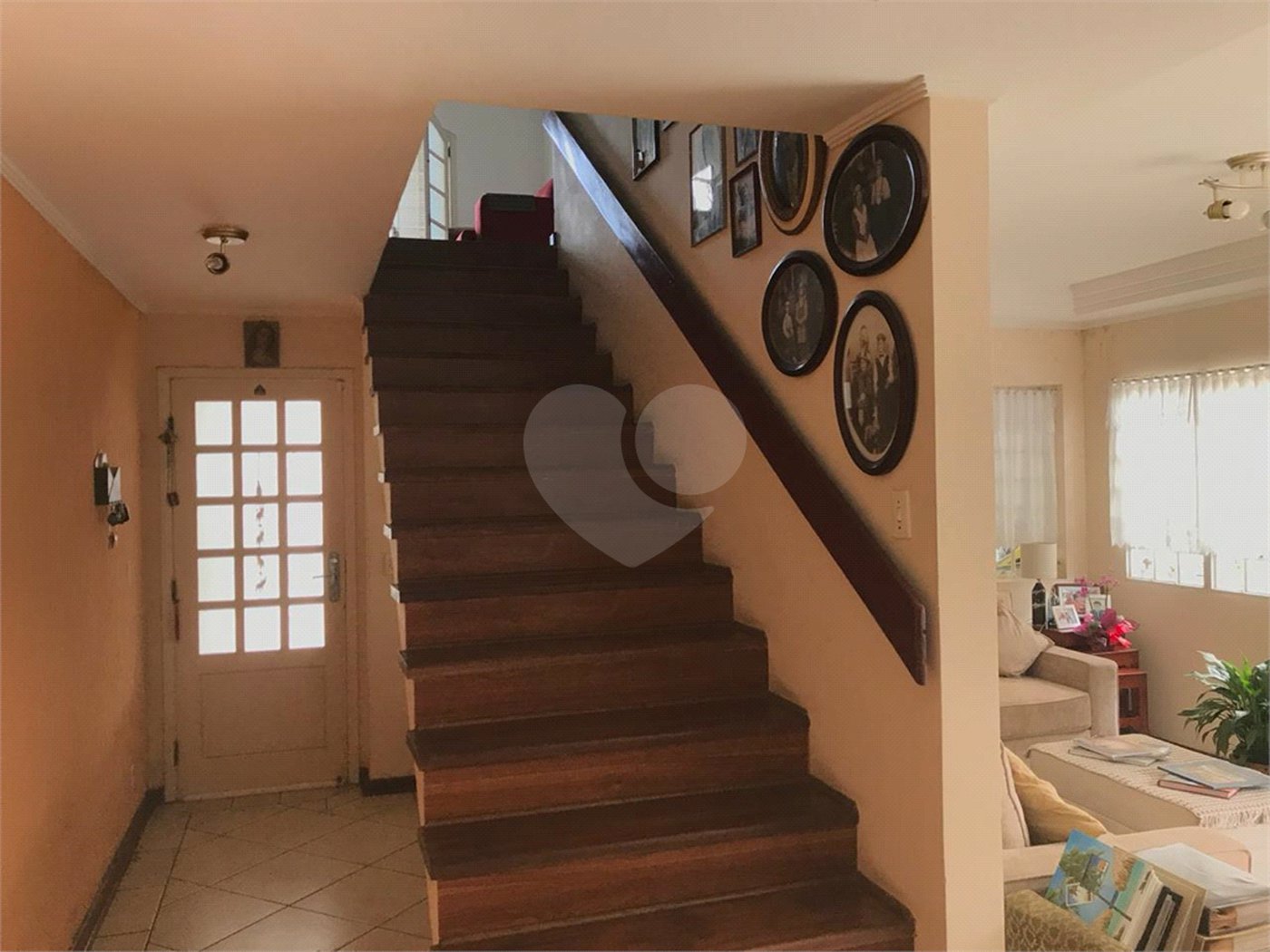 Casa à venda com 4 quartos, sendo 2 suítes,  em Jardim Armênia, Mogi das Cruzes, SP