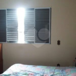 Sobrado à venda com 3 quartos em Parque Peruche, São Paulo, SP