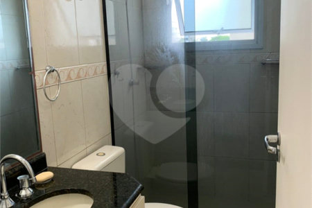 Sobrado à venda com 4 quartos, sendo 1 suíte, em Vila Campo Grande, São Paulo, SP