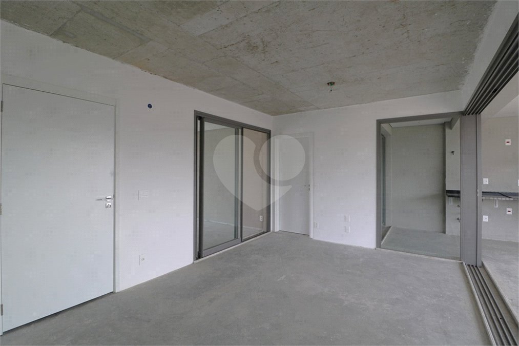 Apartamento à venda com 3 suítes em Moema, São Paulo, SP