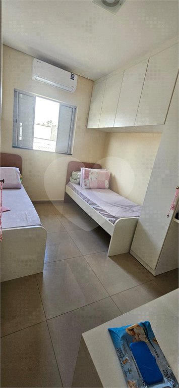 Casa à venda com 3 quartos, sendo 1 suíte,  no condomínio Comdomínio Real Park Tietê, Mogi das Cruzes - SP