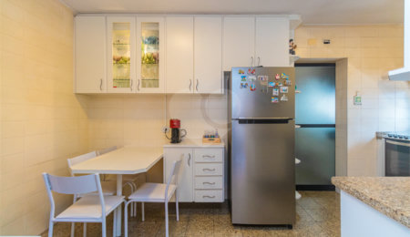 Apartamento à venda com 3 quartos, sendo 1 suíte, em Moema, São Paulo, SP