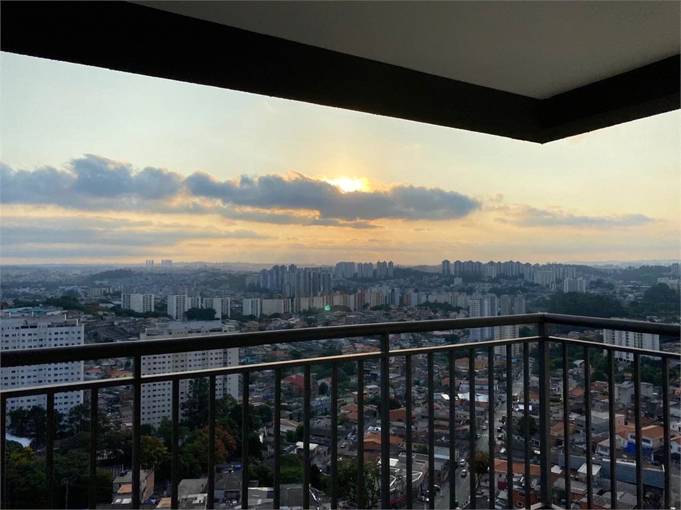 Apartamento à venda com 3 suítes em Jardim Caboré, São Paulo, SP