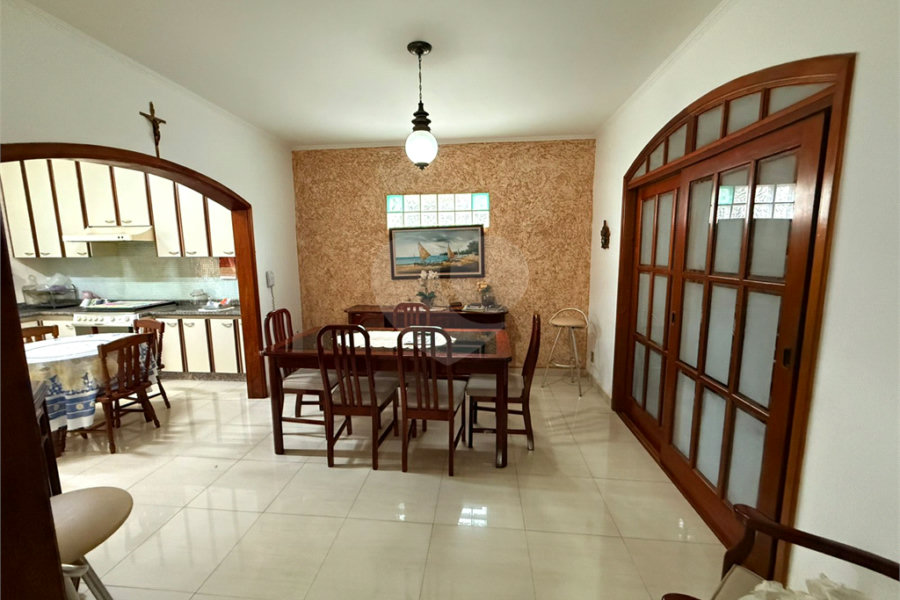 Sobrado à venda com 3 quartos, sendo 1 suíte, em Tremembé, São Paulo, SP
