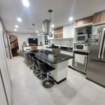 Casa à venda com 5 quartos, sendo 3 suítes, no condomínio Vila Panamericana, São Paulo - SP
