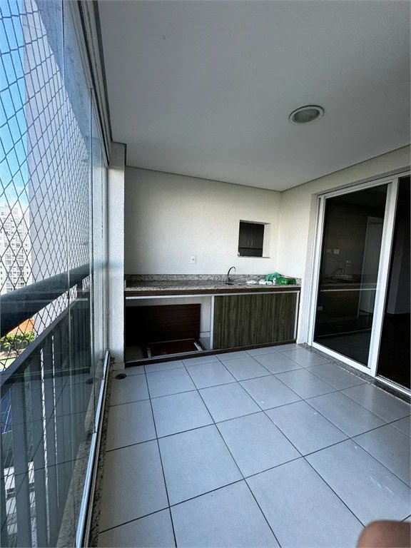 Apartamento para alugar com 3 quartos, sendo 1 suíte, em Parque Reboucas, São Paulo, SP