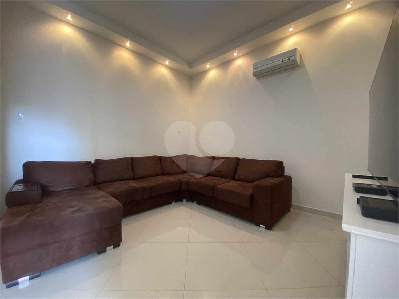 Casa à venda com 3 suítes no condomínio Palmeiras Imperiais, Salto - SP