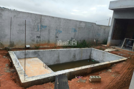 Casa à venda com 3 quartos, sendo 1 suíte,  em Loteamento Parque Residencial Serras de Atibaia II, Atibaia, SP
