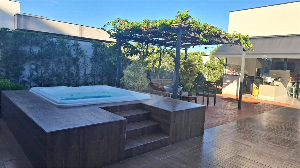 Casa à venda com 3 suítes no condomínio Fazenda Jequitibá, Sorocaba - SP