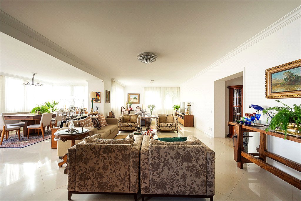 Apartamento à venda com 4 suítes em Jardim Marajoara, São Paulo, SP