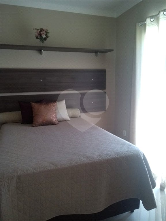 Casa à venda com 3 quartos, sendo 2 suítes,  no condomínio Vale do Sol, Bom Jesus dos Perdões - SP
