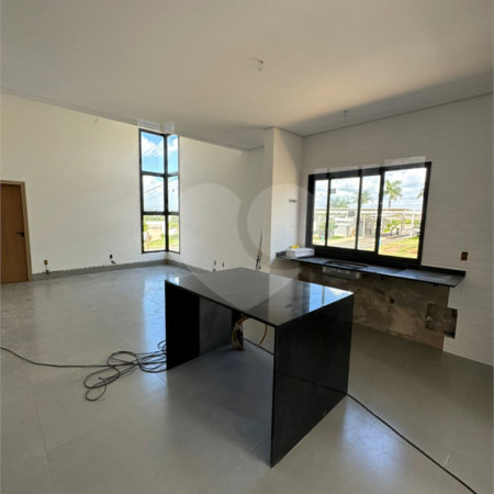 Casa à venda com 3 suítes no condomínio Reserva Central Parque, Salto - SP