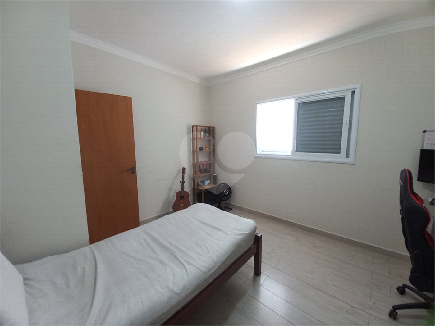 Casa à venda com 3 quartos, sendo 1 suíte, no condomínio São Domingos, Valinhos - SP