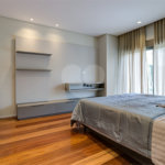 Casa à venda com 5 suítes em Jardim Cordeiro, São Paulo, SP