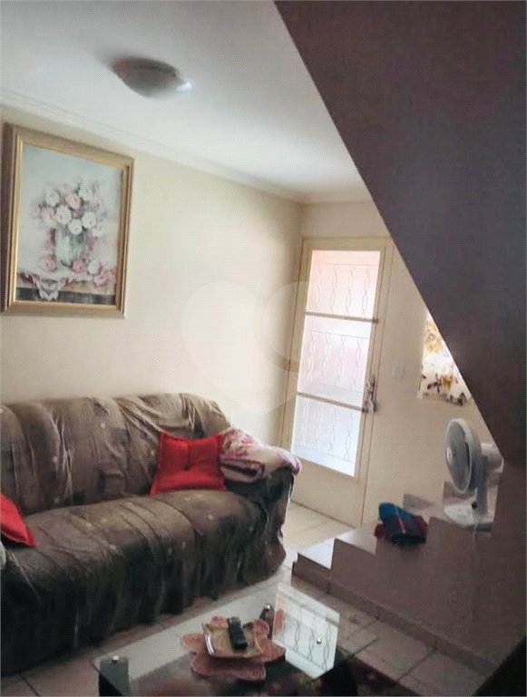 Sobrado à venda com 3 quartos, sendo 1 suíte, em Jardim Casa Branca, Suzano, SP