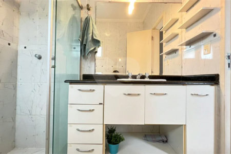 Casa à venda com 3 quartos, sendo 1 suíte, no condomínio Villagio Tramway, São Paulo - SP