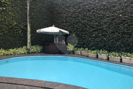Casa à venda com 5 quartos, sendo 2 suítes,  em Jardim Everest, São Paulo, SP