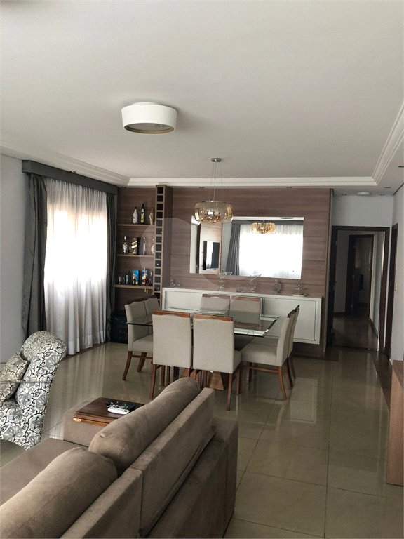 Casa à venda com 3 quartos, sendo 1 suíte, no condomínio Fiorella, Valinhos - SP