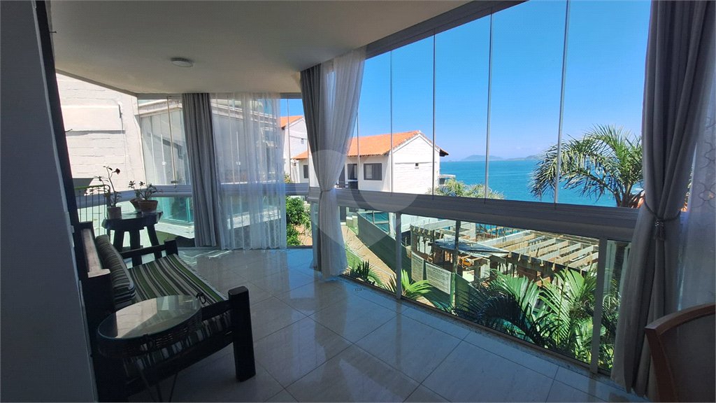 Flat à venda com 2 quartos em Caravelas, Armação dos Búzios, RJ