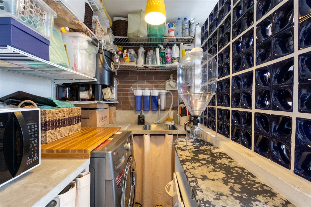 Apartamento à venda com 2 quartos, sendo 1 suíte,  em Vila Olímpia, São Paulo, SP